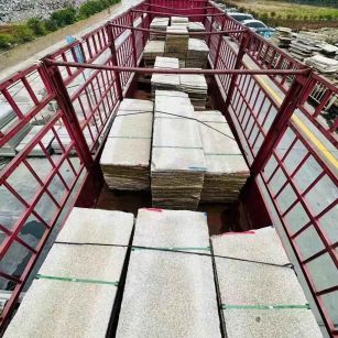 湖北 黄金麻花岗岩荔枝面，光面毛板装车完成