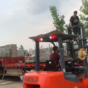 湖北 黄金麻冰裂纹，地铺石装车