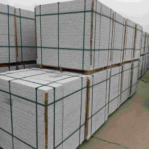 湖北 白麻花岗岩石材荔枝面地铺石（300*600*50）