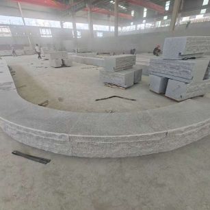 湖北 芝麻白异形坐凳，自然面光面弧形加工