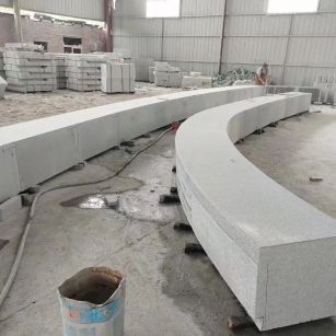 湖北芝麻白花岗岩石板材 园林光面弧形坐凳