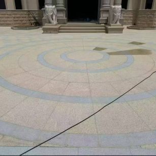 湖北 黄金麻芝麻灰花岗岩石材地铺拼接效果