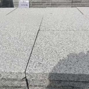 湖北 白麻花岗岩石材推荐 荔枝面地铺石