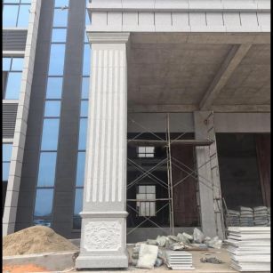 湖北 芝麻白光面花岗岩门楼大柱（罗马柱）配雕花底座