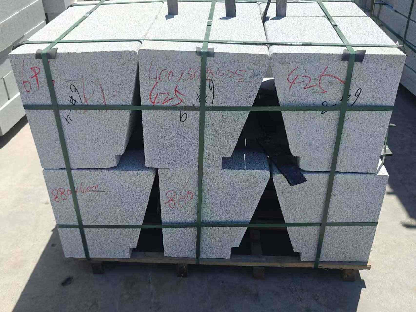 湖北 芝麻白异形坐凳，石凳