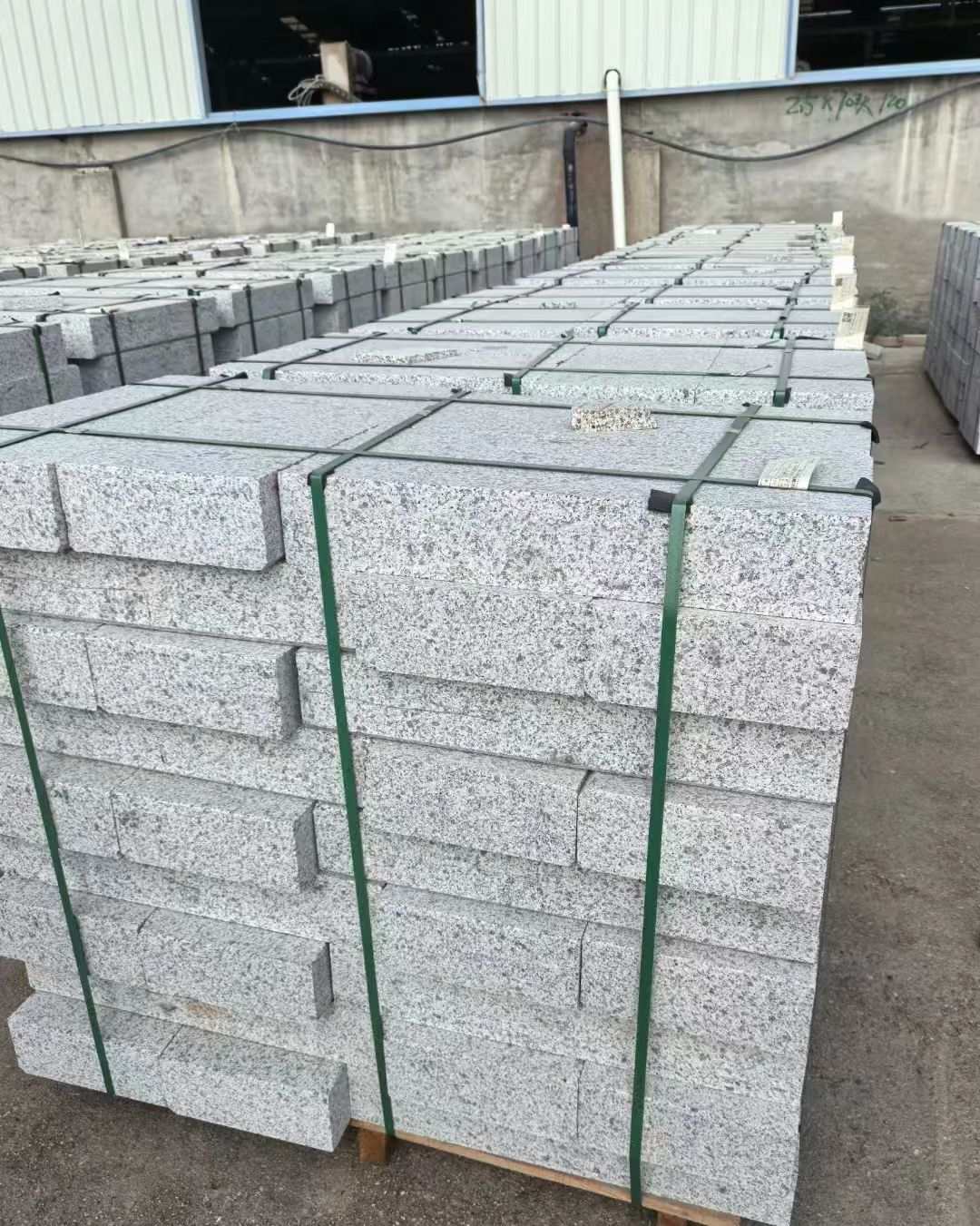 湖北 白麻花岗岩路沿石，弧形路沿石，道牙石，马路牙子，界石，路缘石，平沿石，直岩石，平缘石等