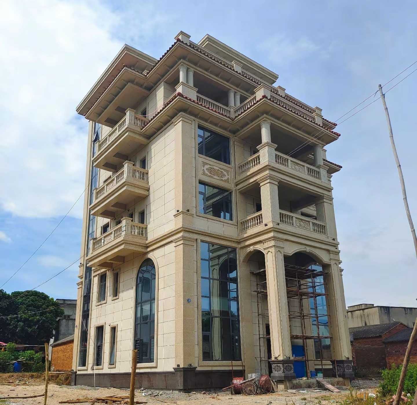 湖北 黄金麻花岗岩石材别墅外墙干挂搭配（雕花栏杆花瓶柱门楼罗马柱）