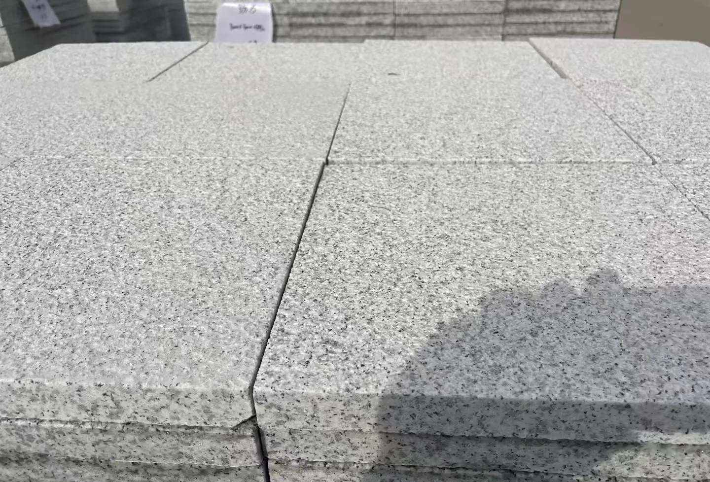 湖北 白麻花岗岩石材推荐 荔枝面地铺石