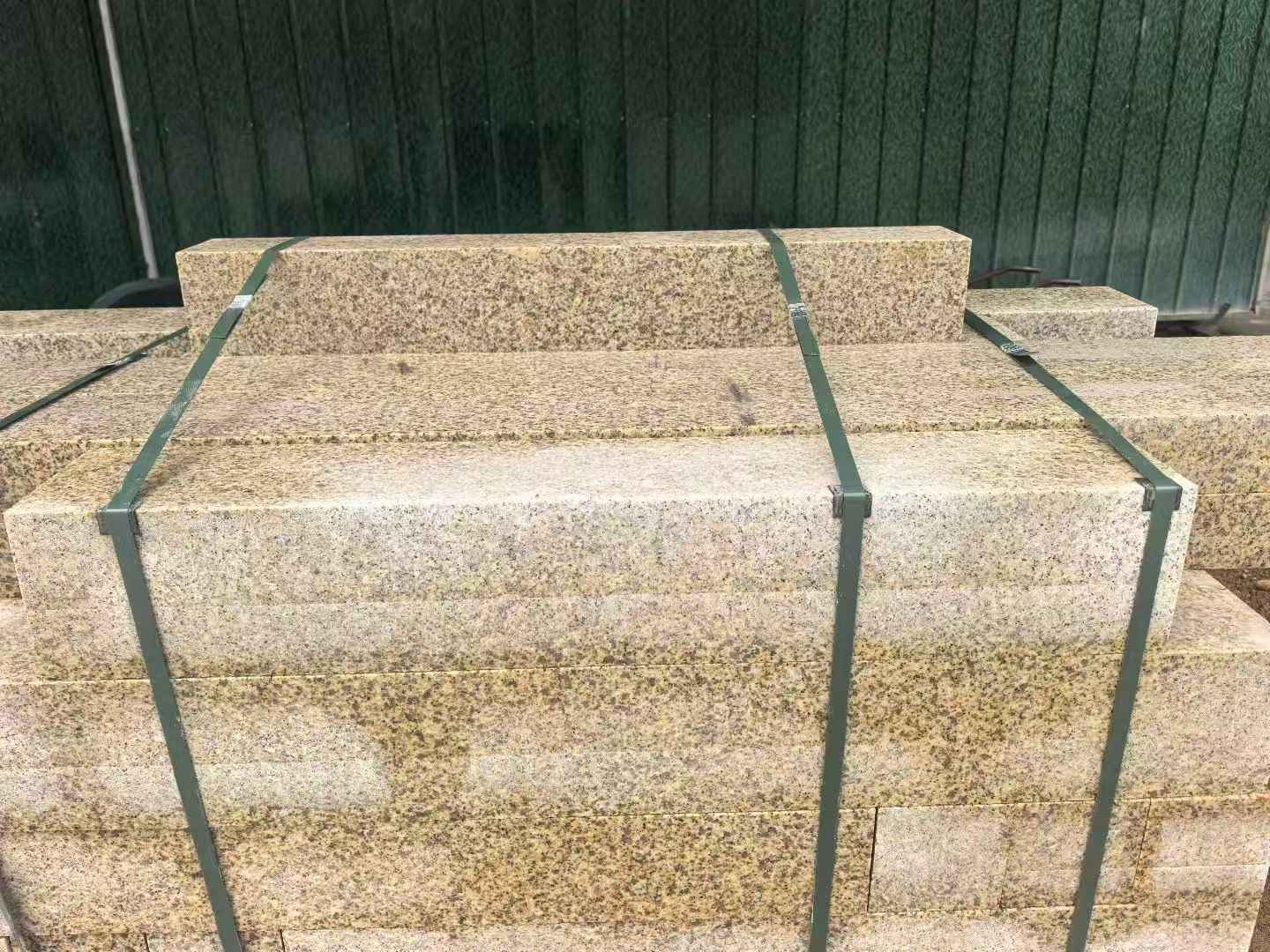 湖北 黄金麻花岗岩石材机切面栏杆料半成品