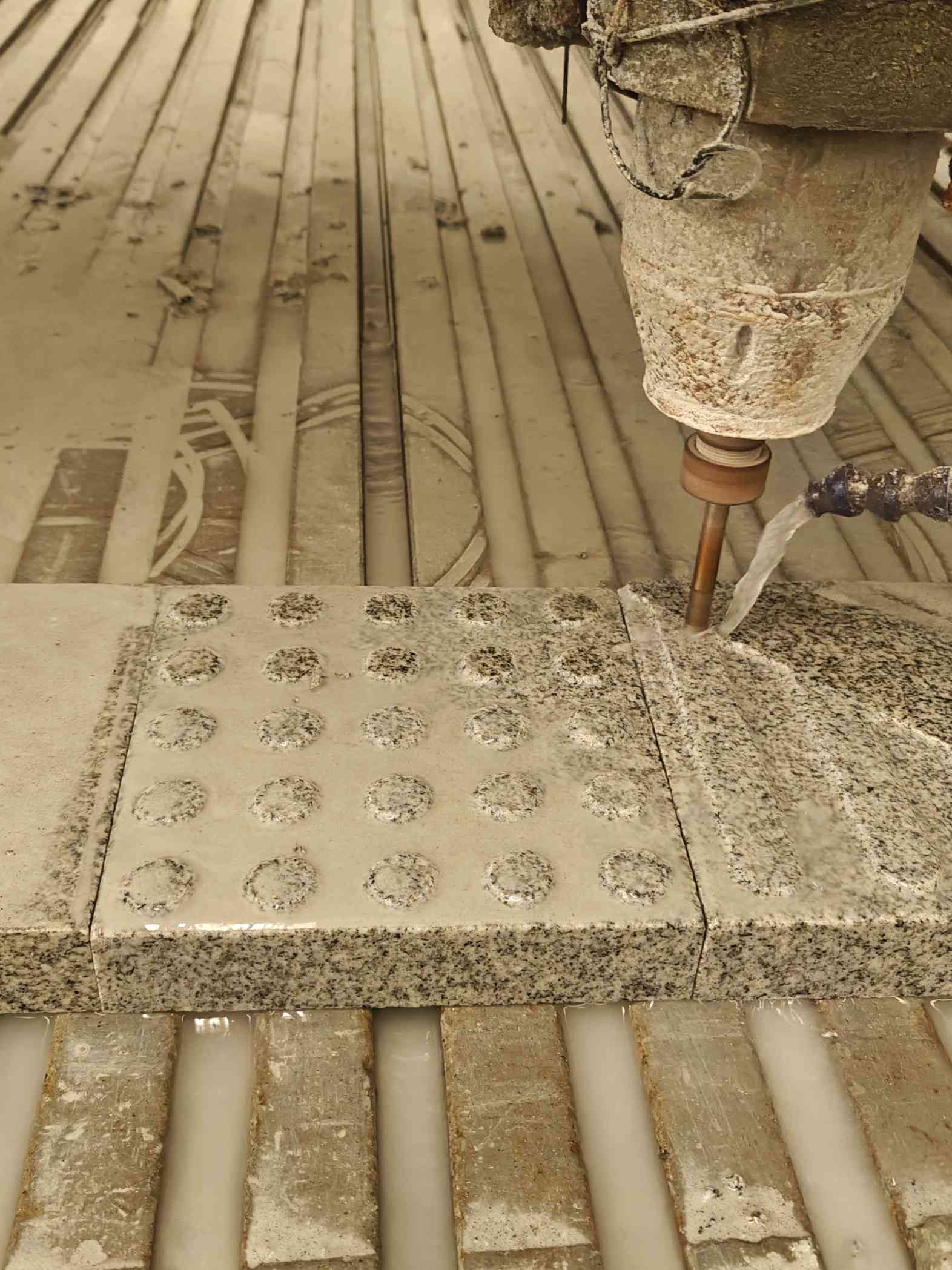 湖北 芝麻白花岗岩石材盲人石、盲道石、盲点石