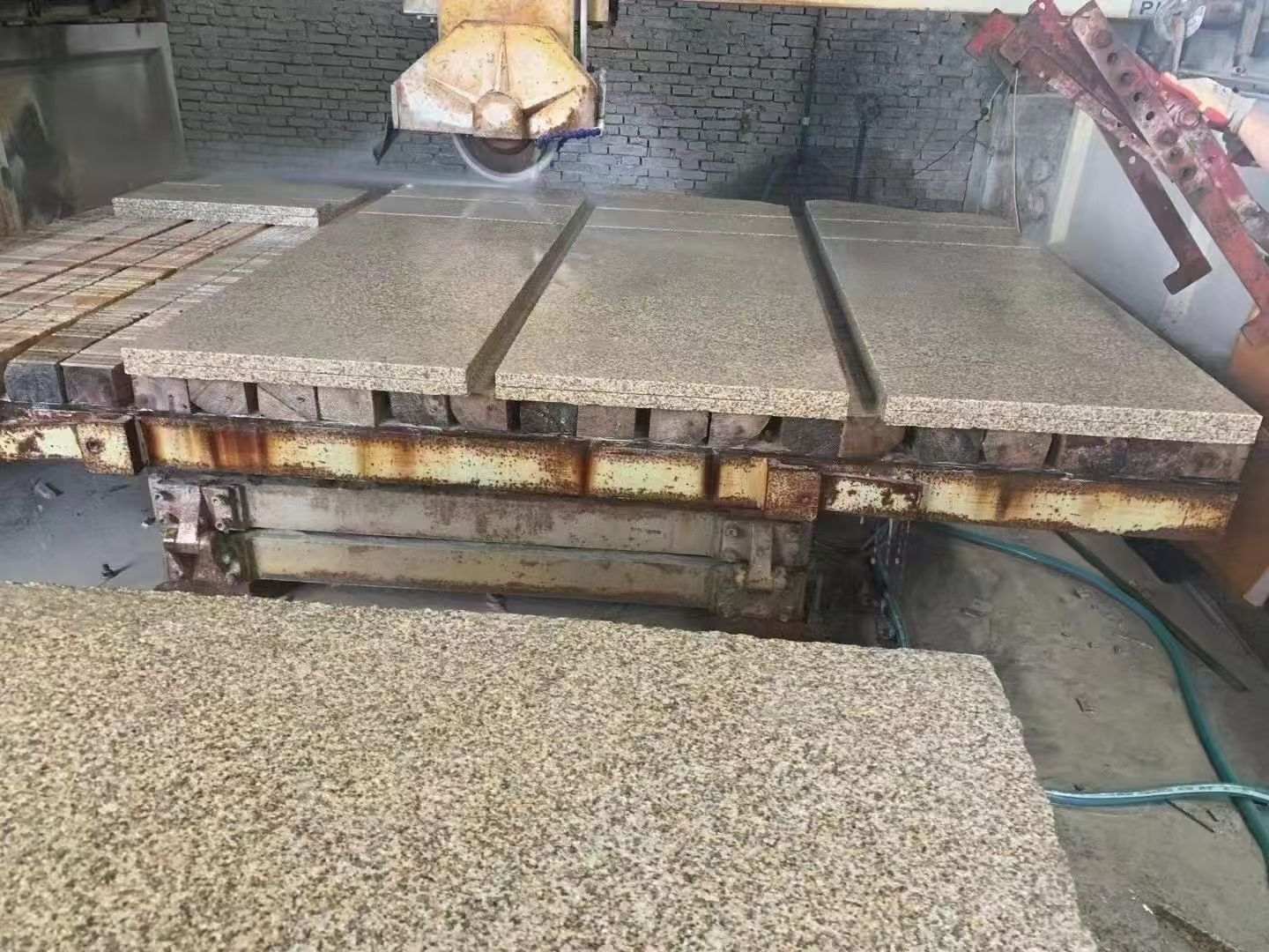 湖北 黄金麻荔枝面成品板加工