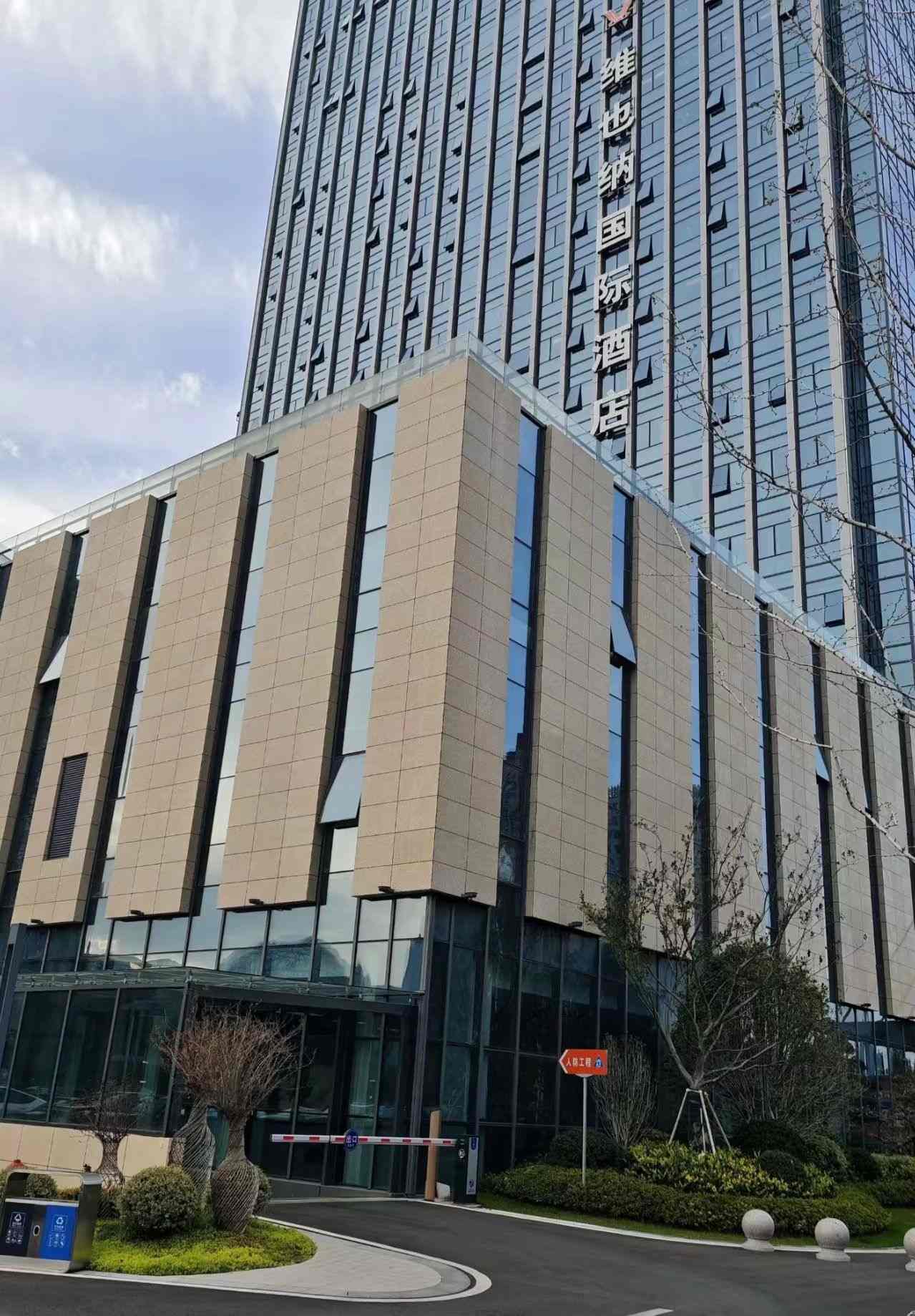 湖北 黄金麻花岗岩外墙干挂