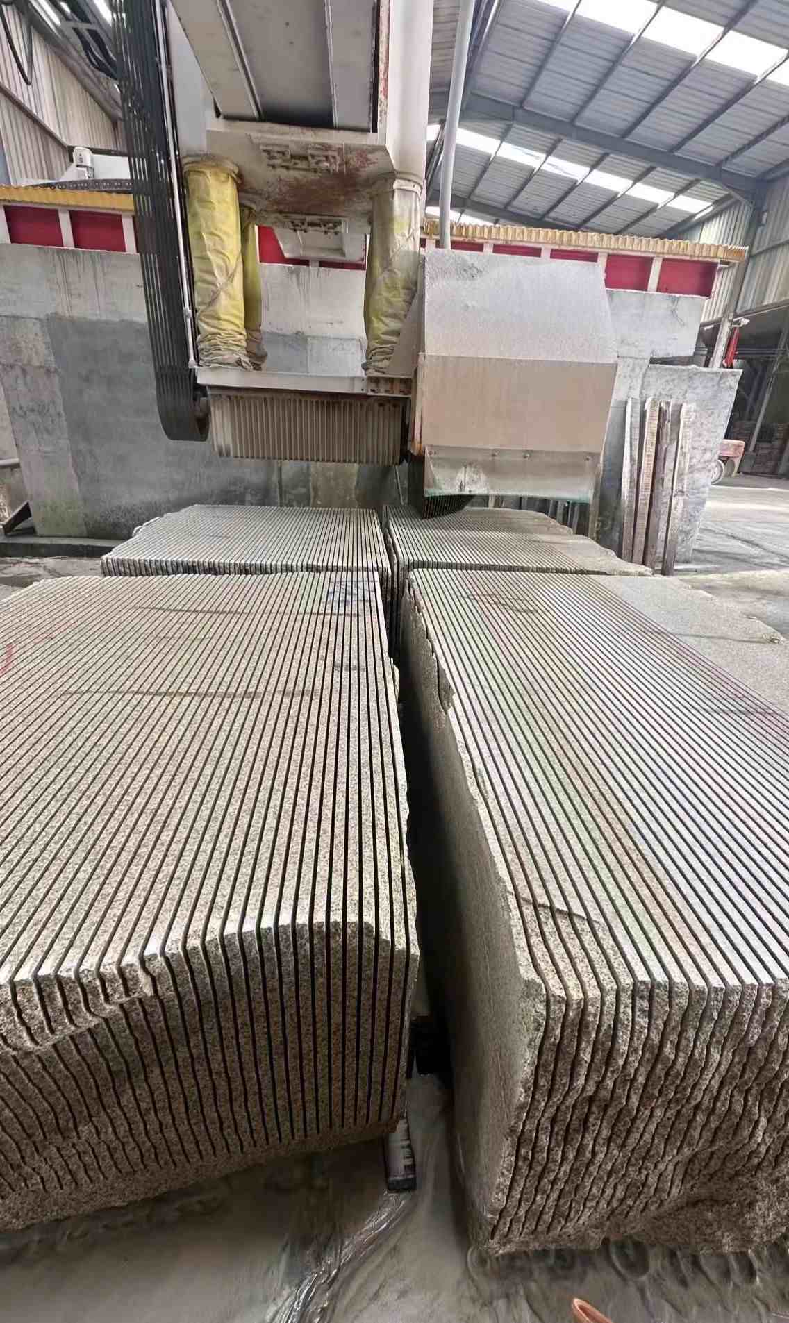 湖北 车间生产日常，黄金麻白麻花岗岩