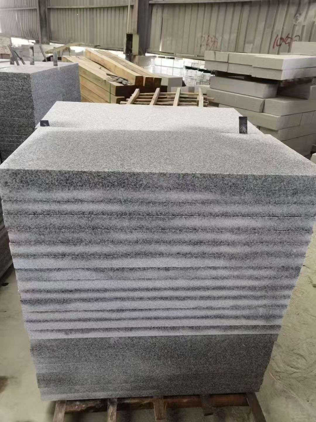 湖北 芝麻白5公分火烧地铺成品，900*400，规格可定制